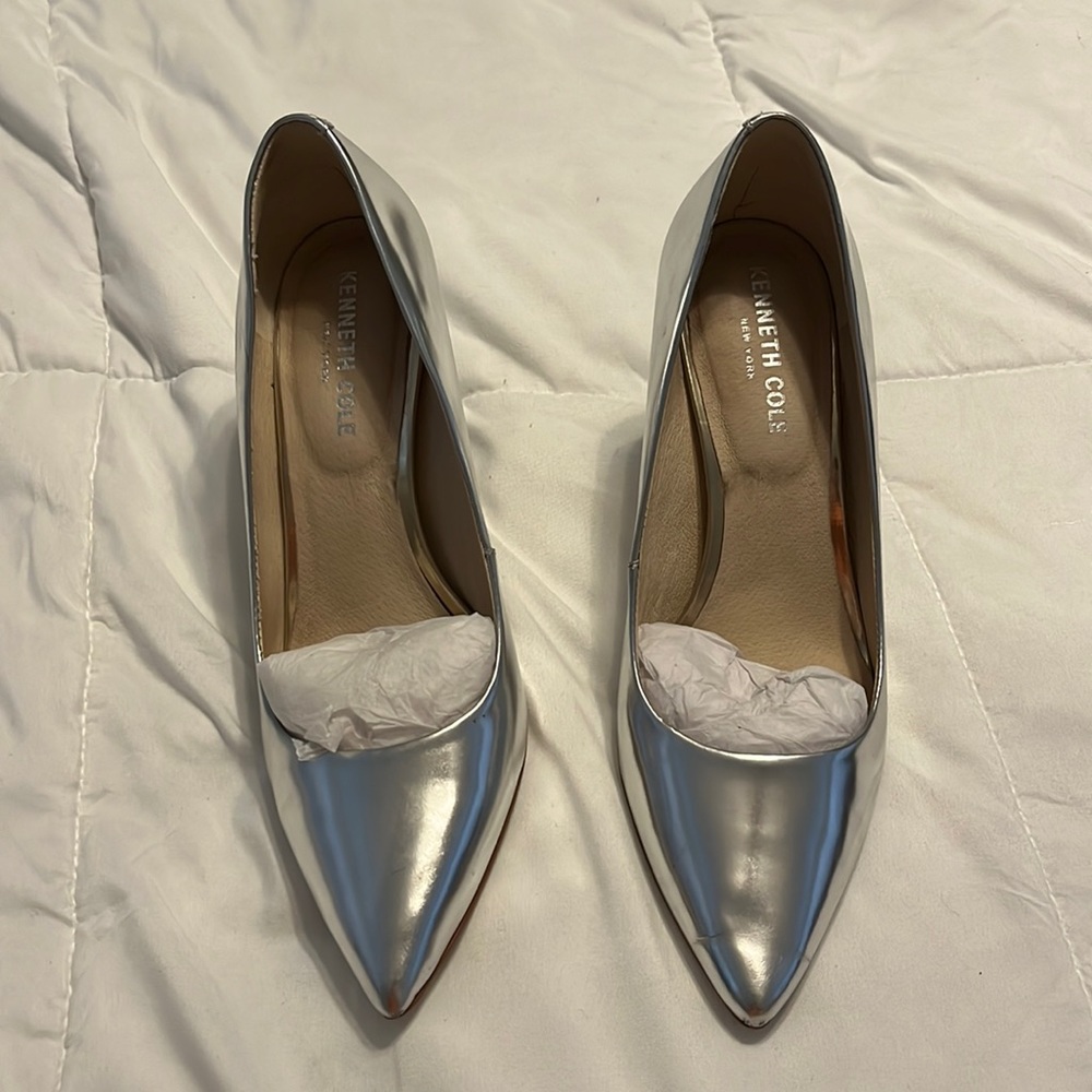 Size 8 Kenneth Cole Pump Heels